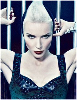 devilette:  MAC x Daphne Guinness.  Excited