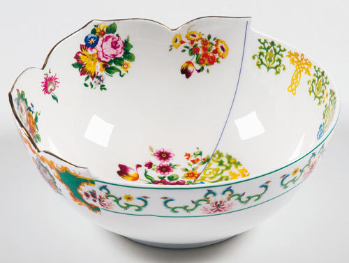 langst:  The Hybrid Collection from the Italian company Seletti is a series of plates, bowls, mugs and cups and saucers designed by CTRLZAK that show the juxtaposition of Eastern and Western porcelain in one piece. Each piece features two styles
