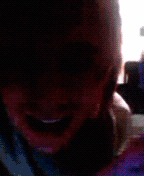 imagines-0ne-direction:  Andy tentando assustar o Liam com uma colher kkkkkkk e o