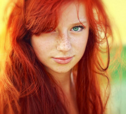 for-redheads:  Любовь Ансимова by Кристина Т. Love Ansimov by Kristina Tararina  http://vianaarts.deviantart.com/art/Redhead-Girl-Ballpoint-Pen-310870595