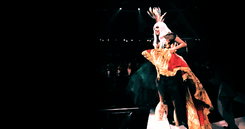  Katy Perry and Ke$ha’s reactions to Lady Gaga winning Best Female Video of 2010 “Bad
