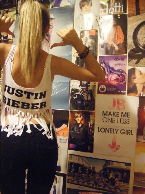 t-e-e-n-a-g-e-crime: CLICK THIS FOR AN ACTIVE HIPSTER BLOG!! Follow me because yolo.Once you follow 