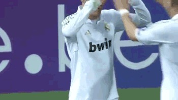 la-decima:  Real Madrid group celebrations against Dinamo Zagreb 