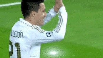la-decima:  Real Madrid group celebrations against Dinamo Zagreb 