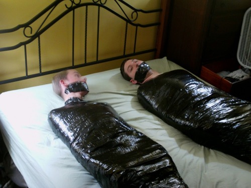 https://lovetapebondage.tumblr.com/post/84319591651