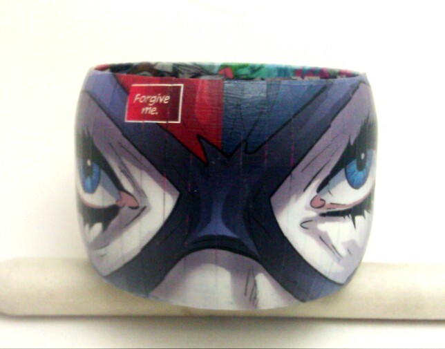 yushisworld:  Harley and Joker bracelet now up for sale in my shop. It’s a bracelet