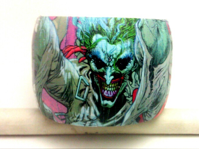 yushisworld:  Harley and Joker bracelet now up for sale in my shop. It’s a bracelet