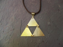 it8bit:  Legend of Zelda Full Triforce Necklace - by Norse West Available for ฤ USD at Etsy. 
