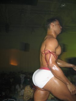 tysongay:   ELLIOT MILAN
