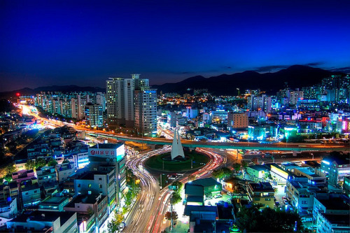 koreanpancake:  Blue Hour Over Mugeo-dong by JTeale on Flickr. 