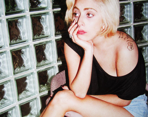 marcellohnp:  “Somos julgados até por não fazer nada.” Lady Gaga  