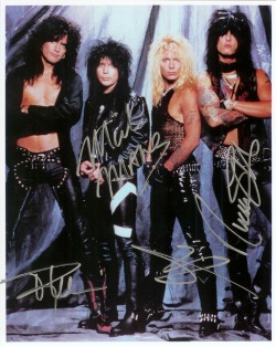 Motley_Crue_Signed_Photo