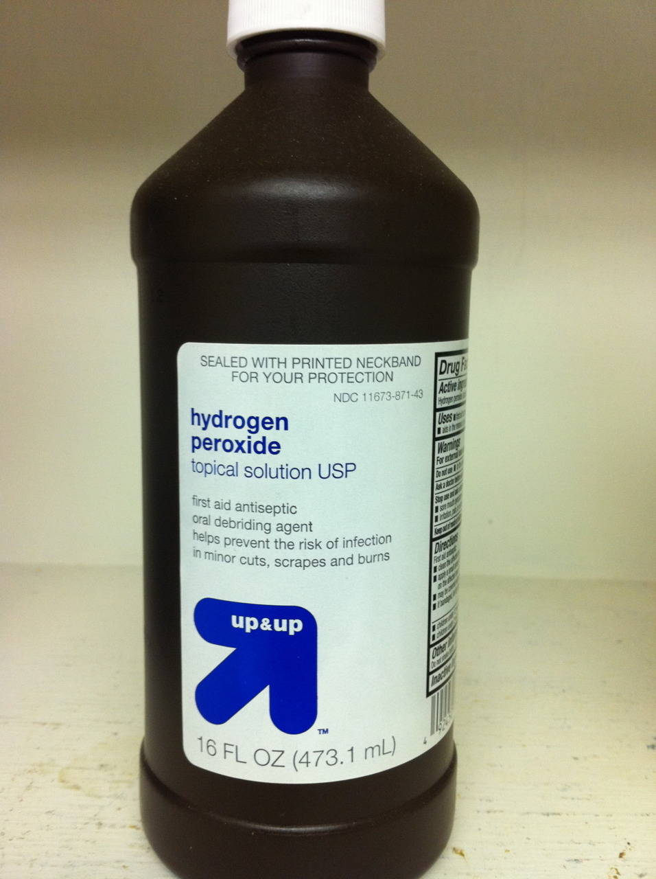 thedavecanread:
“ ladypagemaster7:
“ renee-ole:
“ hamburgerjack:
“ the-chosen-juan:
“ fuckyeahmakestuff:
“ Oh, Hydrogen Peroxide. You do so many things. You deserve more attention.
Here’s a list of the many benefits of Hydrogen Peroxide!
1. Take one...