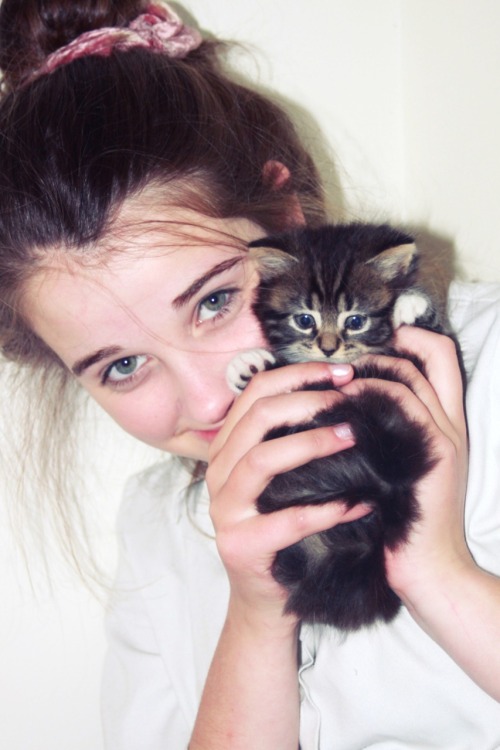 fuckthewhole-wide-world:  click here then click yes for heaps of followers instantly! 