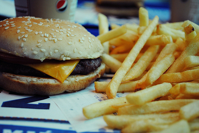 taditabath:  Fast Food by Sab®uS on Flickr.Via Flickr: Mi combo predilecto! Y en