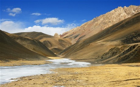 [CHINA] Four times a year, 80 children from a remote village in the Pamir mountains set off on a school run that would make most parents blanch, scaling 1000ft-high cliffs and fording swollen rivers to get to class. The children, aged between six and...