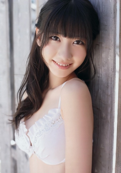 http://lovecutegirls.tumblr.com/post/13296769367