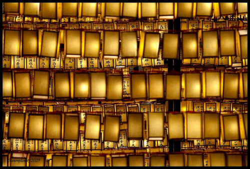 Japanese Lanterns at Yasukuni Jinja (靖国神社), Tokyo by Canonplanet on Flickr.