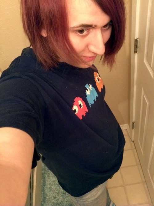 abandontheships:  Oh look, a breakdown of what I was wearing today, in layers. And then naked. Of course, normally the landing strip is better maintained. Oops. :x  This girl.  This girl.   I just.   There are no words.  Make me wet and d'aww all