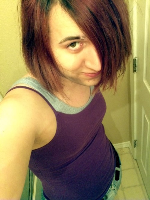abandontheships:  Oh look, a breakdown of what I was wearing today, in layers. And then naked. Of course, normally the landing strip is better maintained. Oops. :x  This girl.  This girl.   I just.   There are no words.  Make me wet and d'aww all