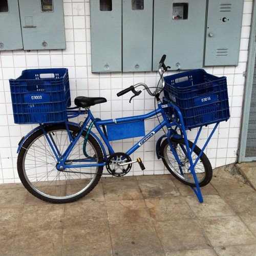 manerex: Delivery #bike #vitoria #igerses #igersvix #espiritosanto (Taken with instagram)