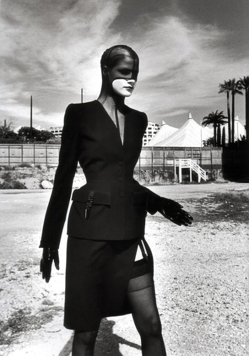 createdmagicalbeauty:Photography Helmut Newton,design Thierry Mugler,1998 