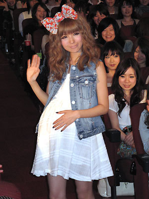 Tsubasa when she was pregnant. Cute =D