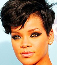 phreshoutherunways-blog:  Rihanna | American Music Awards 2008 
