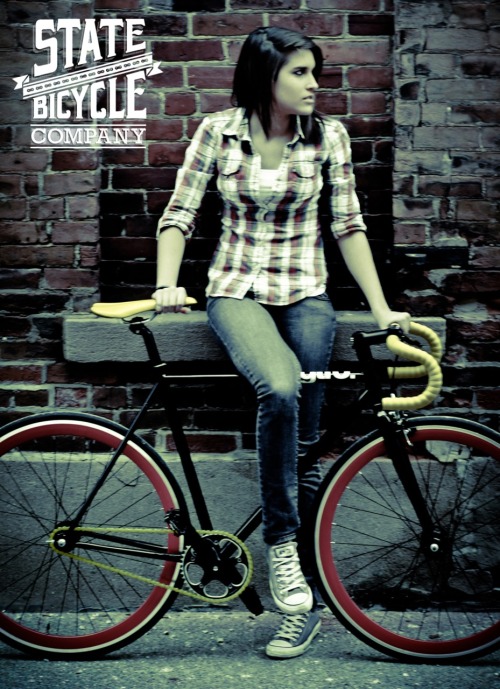 bikeladiesunite: solarpowerspork:  bikeladiesunite:  statebicycle:  Custom State Bicycle Co.  It’s j