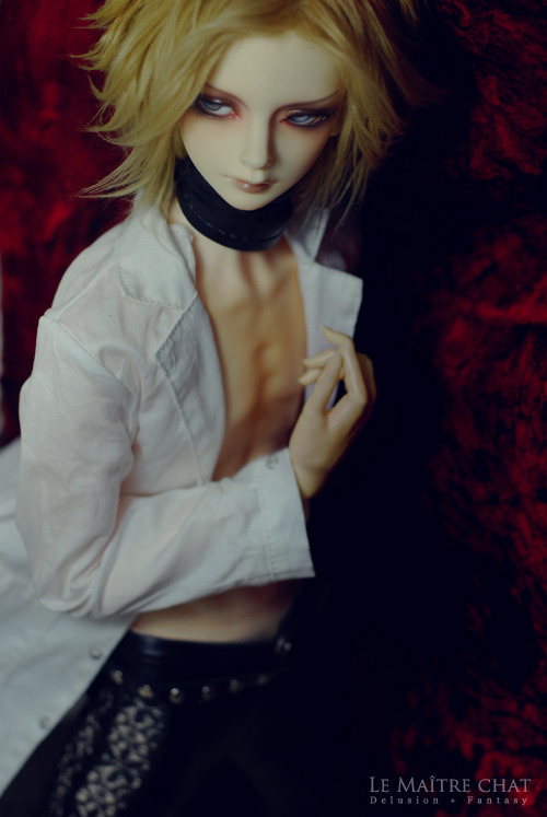 violet-uk:  Ball jointed Doll cosplaying Yoshiki OMFG I NEED THIS NOW! Someone please ;A; 