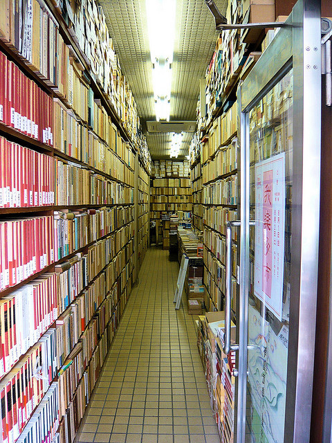 catch-that-tail:Book shop - Jimbocho District by Stéfan on Flickr.