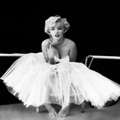 hatface:  My favourite picture of Marilyn Monroe. EVER. 