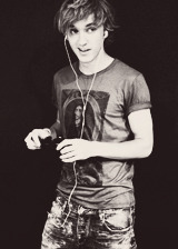 katnips-deactivated20130502:  favourite people → tom felton. 