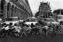 Les tabliers de la rue de Rivoli photo by