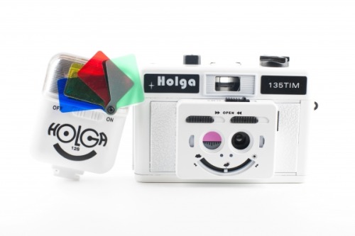 I just made my Wishlist at Photojojo - my favorite online photography store. :3 Will have MANY photo