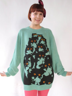 rabbithugs:  fannybaws:  Ah god, this would fit me and I want it so bad. Curse you adorable high priced kitty sweater! *shakes fist*  I WAS LOOKING AT THESE SWEATERS THE OTHER DAY I TOO YEARN FOR THEM  i want one of these so bad