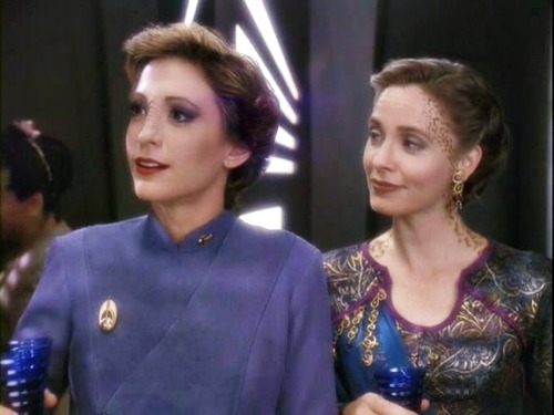 spock-variety-hour: Whose idea was it for this dress uniform and the matching makeup on Kira? come h