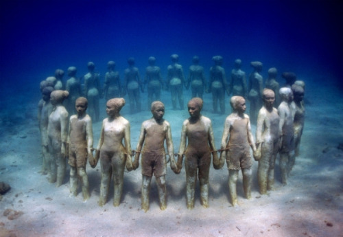 XXX  Underwater sculptures in Grenada, Guatemala photo