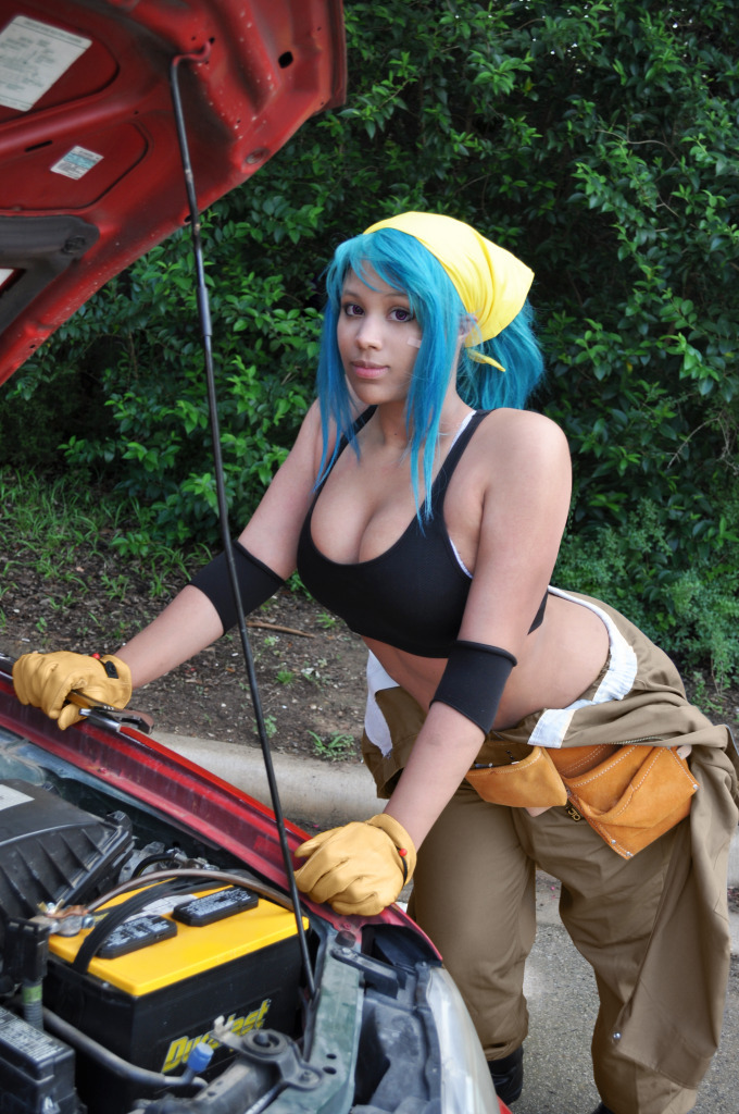 lovethebottom:  japkitty:  Ima buy a car just to wreck it so she.can fix it:)  My