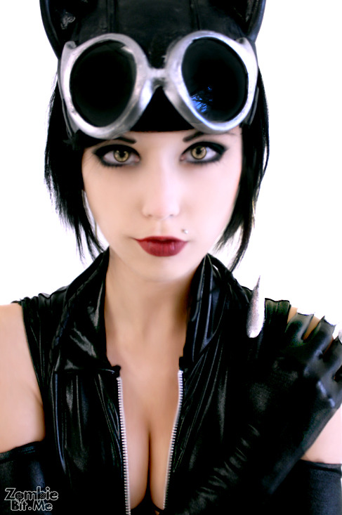 cosplayblog:  Catwoman from Batman Universe  Cosplayer: Zombie Bit Me [TM / TW /