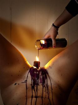 perfectlilpet:  spiritualbdsm:  Wax play