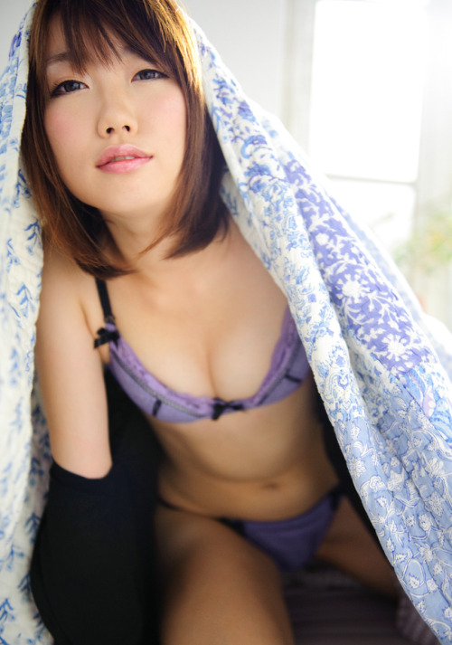 nigou: お嬢様な２０歳の新人ＡＶ女優「瀬名一花」の大胆な股おっぴろげヌード - みんくちゃんねる