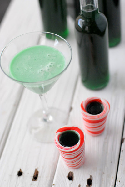 Holiday cocktail!
It doesn’t get more christmassy than this! Grasshopper cocktail with homemade creme de menthe. via gastrogirl