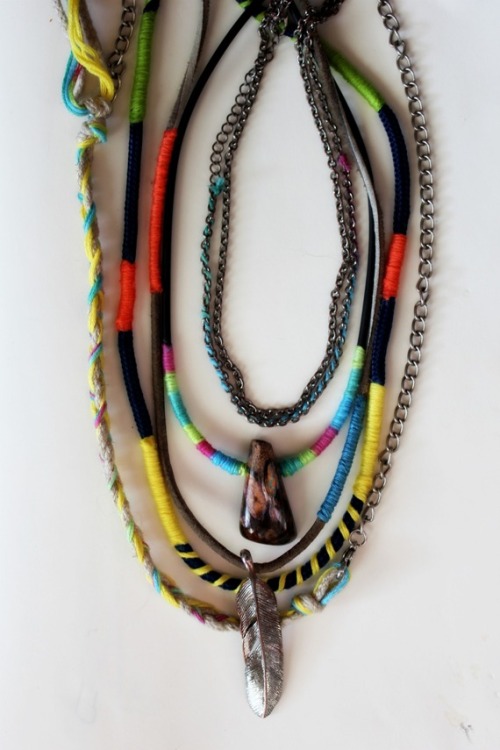 freepeople:DIY: neon-ize your jewelry!!tutorial here.So easy and cheap :)