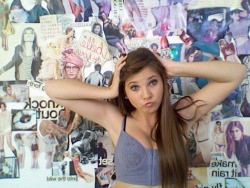 traashywonderland:   ME :)   THIS BLOG GETS YOU 300  FOLLOWERS PER PROMO!!! 