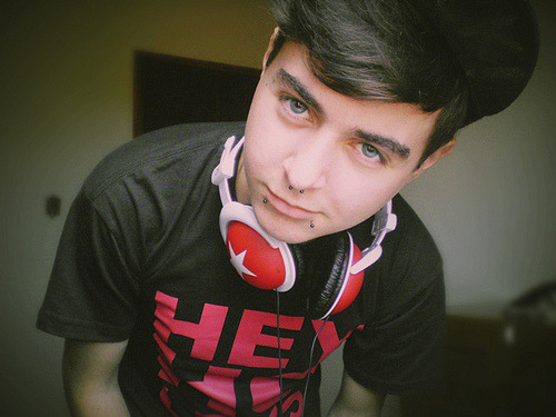   http://weheartit.com/entry/18584742 