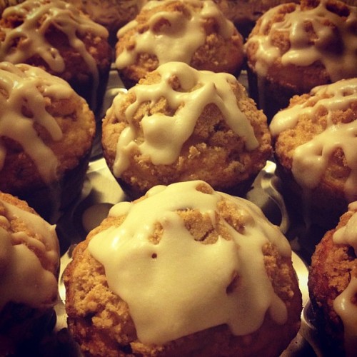 Cinnamon streusel muffins with vanilla glaze fresh outta the oven, nomz.