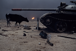  Steve McCurry - Ahmadi Oil Fields, Kuwait,