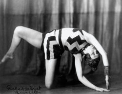 low-country:  Akarova - Choreography &amp; costume design for Allegro Barbaro (1929)  The Belgian dancer Akarova realised her ideas on the kinaesthetic, in collaboration with painter (and husband) Marcel-Louis Baugniet, on the stage. Influenced by Constru