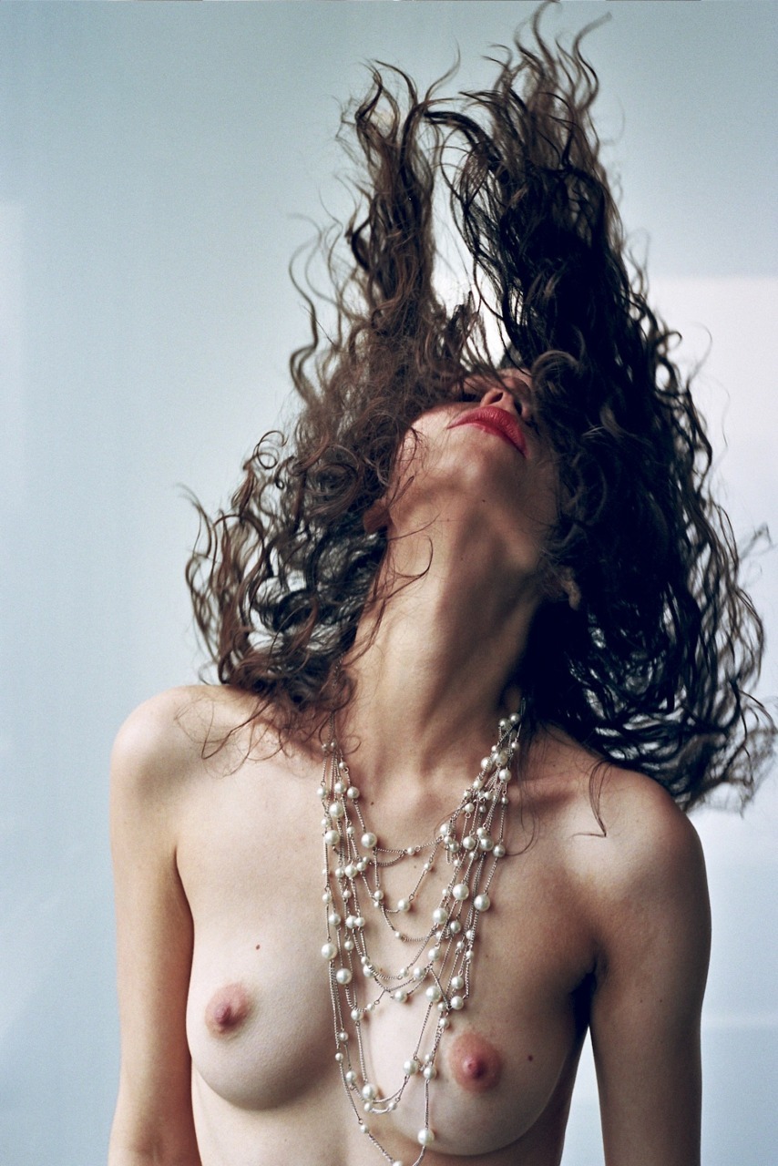 eroticwitch:  Trish in motion by Creative Rehab.      &gt;amazing